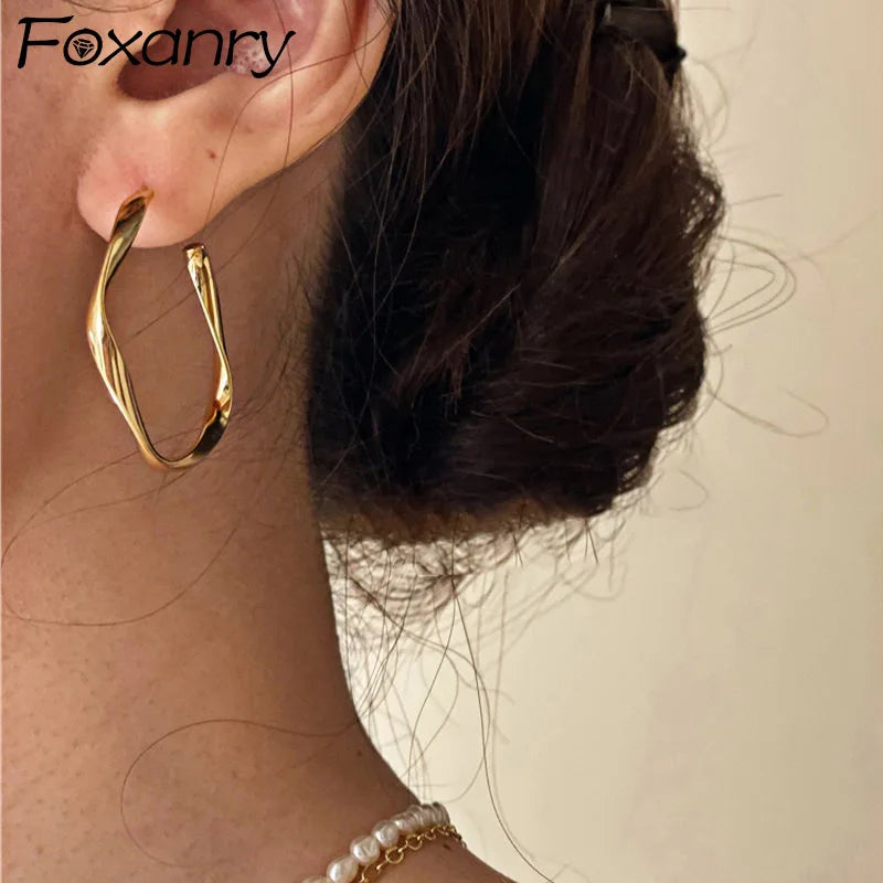 Brincos de Prata Antialérgicos - Elegância Atemporal